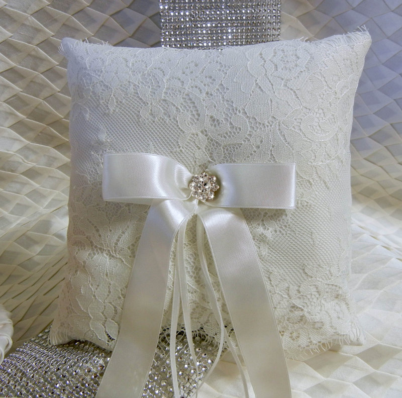 Satin Ring Pillow w/Chantilly Lace